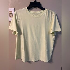 Lululemon Women’s Lemon Yellow Tee Size 10-12
